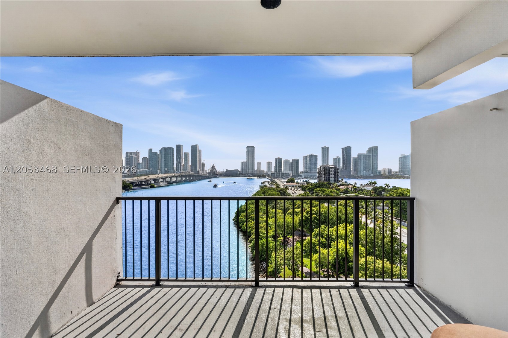 ONE THOUSAND VENETIAN WAY - Residential