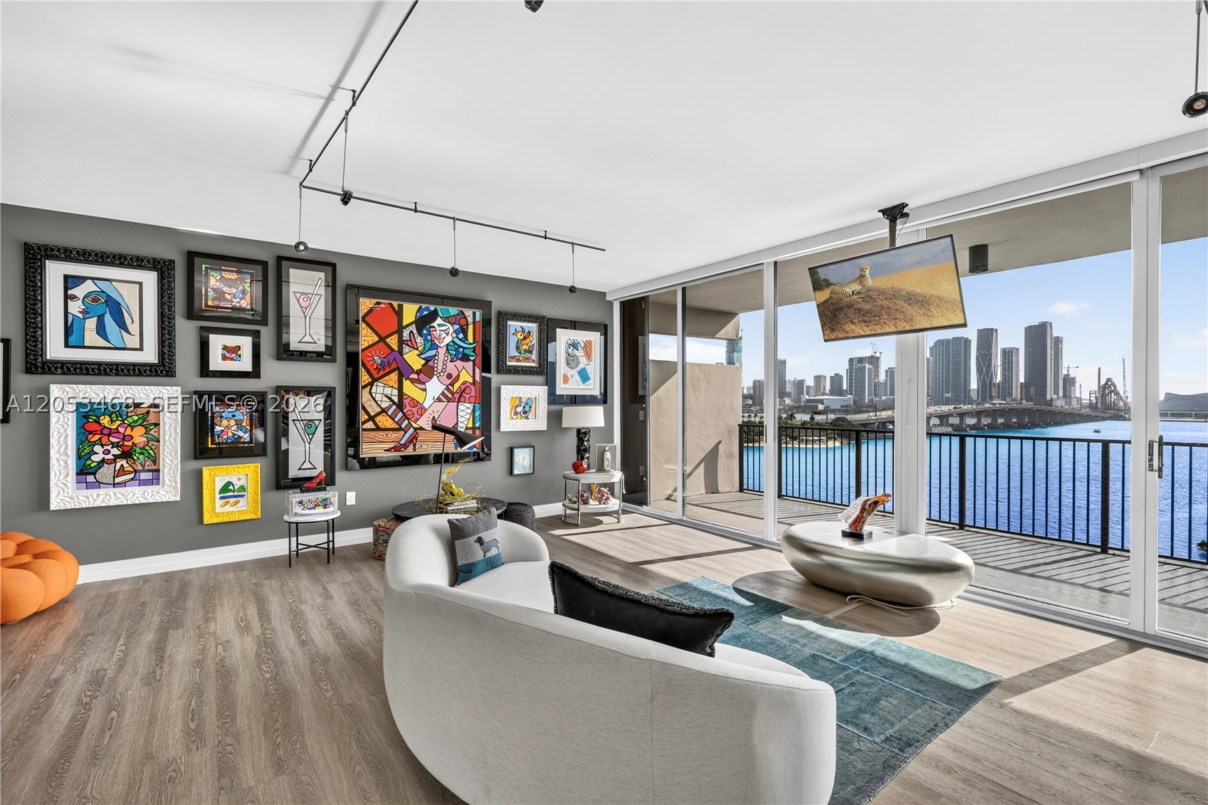 ONE THOUSAND VENETIAN WAY - Residential