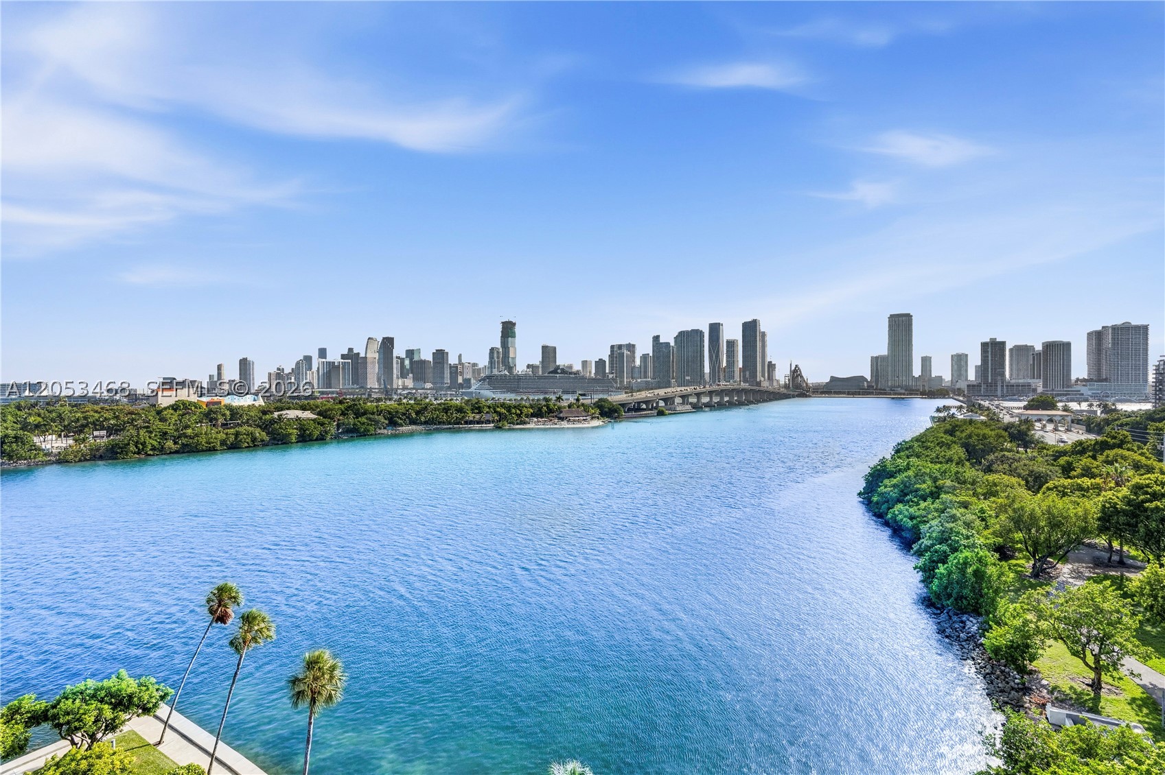 ONE THOUSAND VENETIAN WAY - Residential