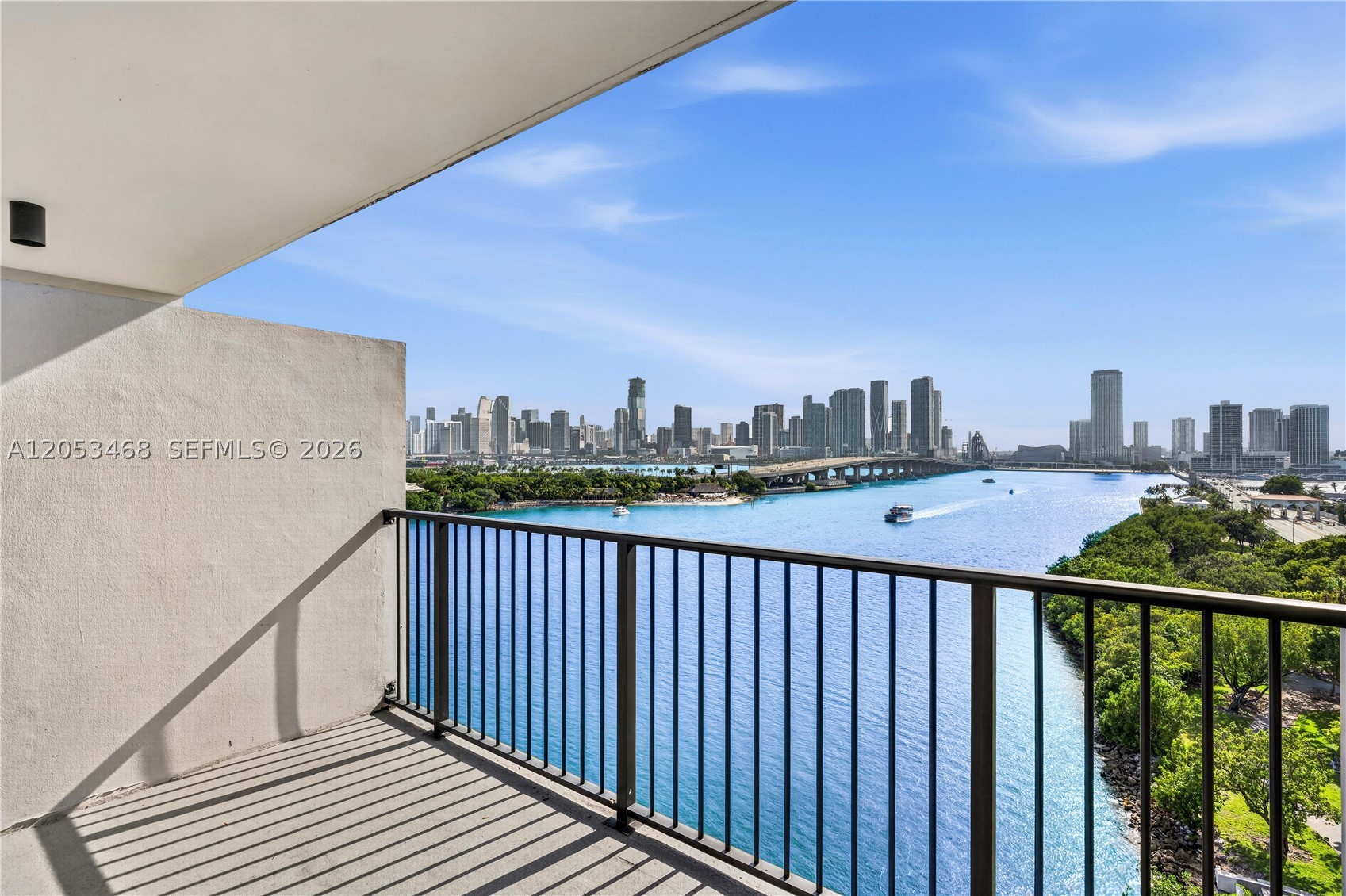 ONE THOUSAND VENETIAN WAY - Residential