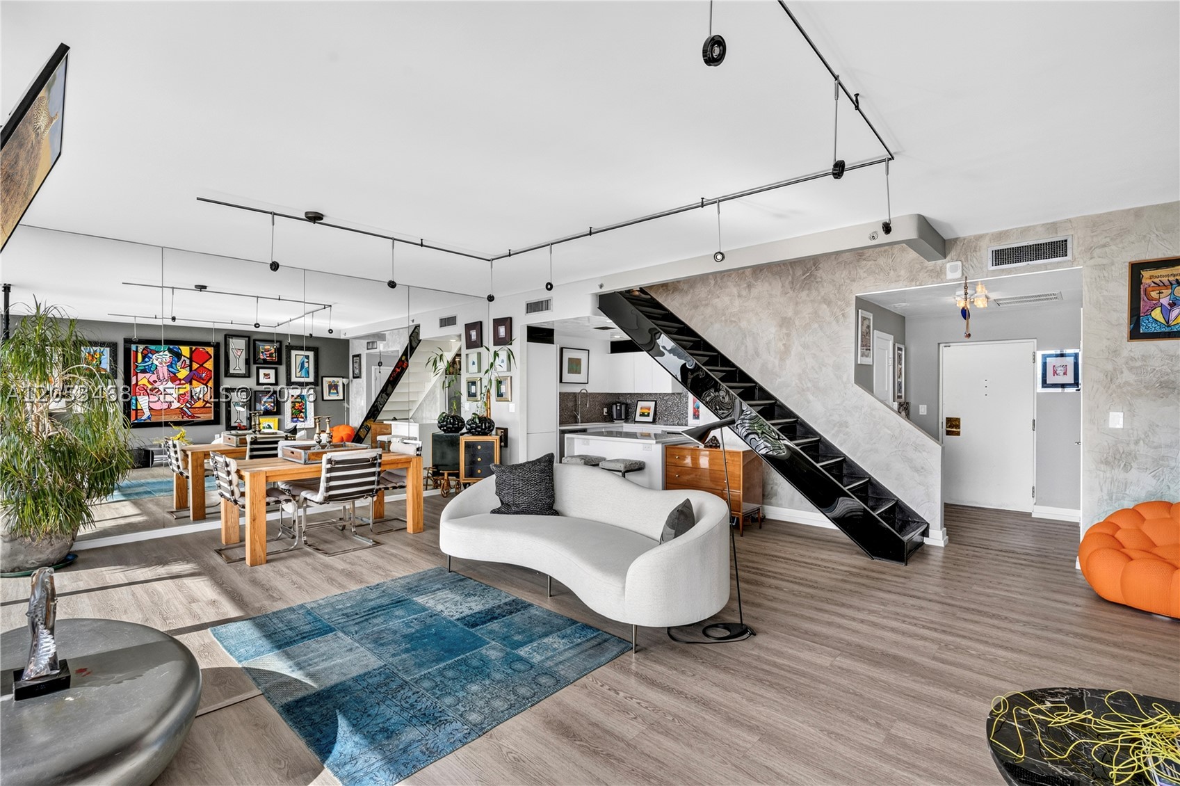 ONE THOUSAND VENETIAN WAY - Residential