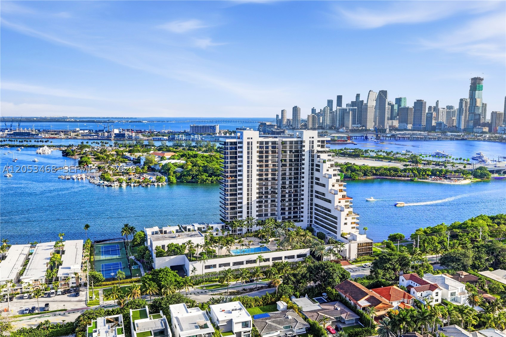 ONE THOUSAND VENETIAN WAY - Residential