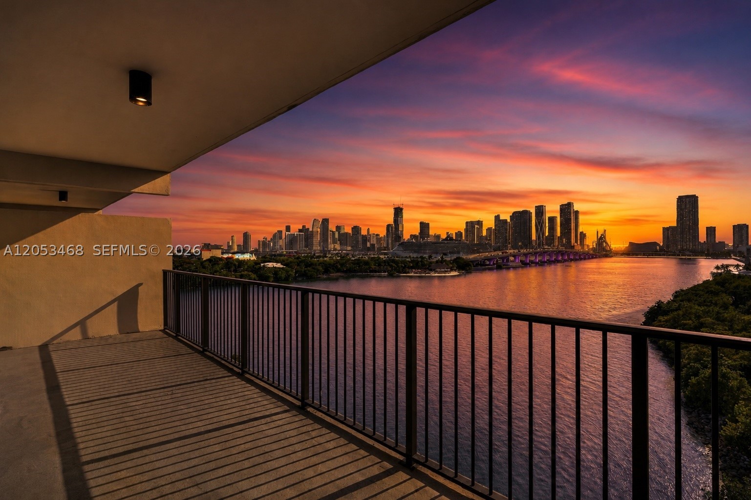 ONE THOUSAND VENETIAN WAY - Residential