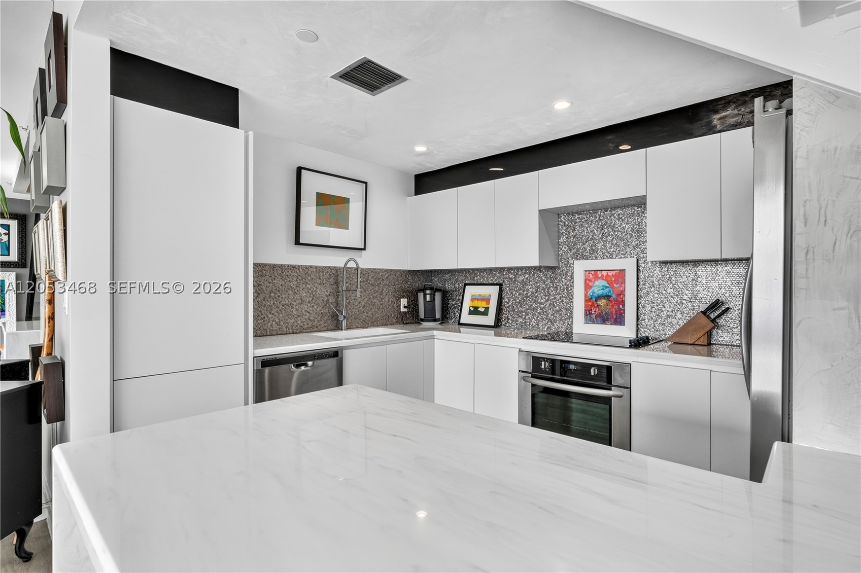 ONE THOUSAND VENETIAN WAY - Residential