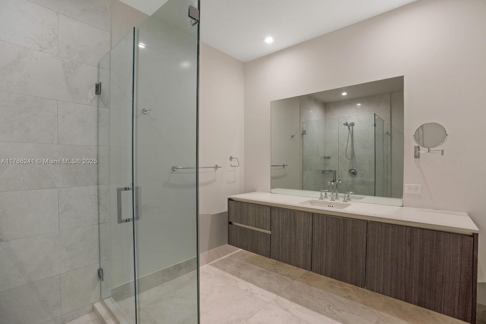 GIRALDA PLACE CONDO - Residential Lease