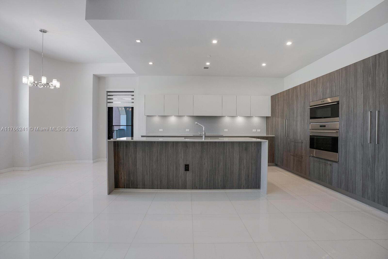 GIRALDA PLACE CONDO - Residential Lease