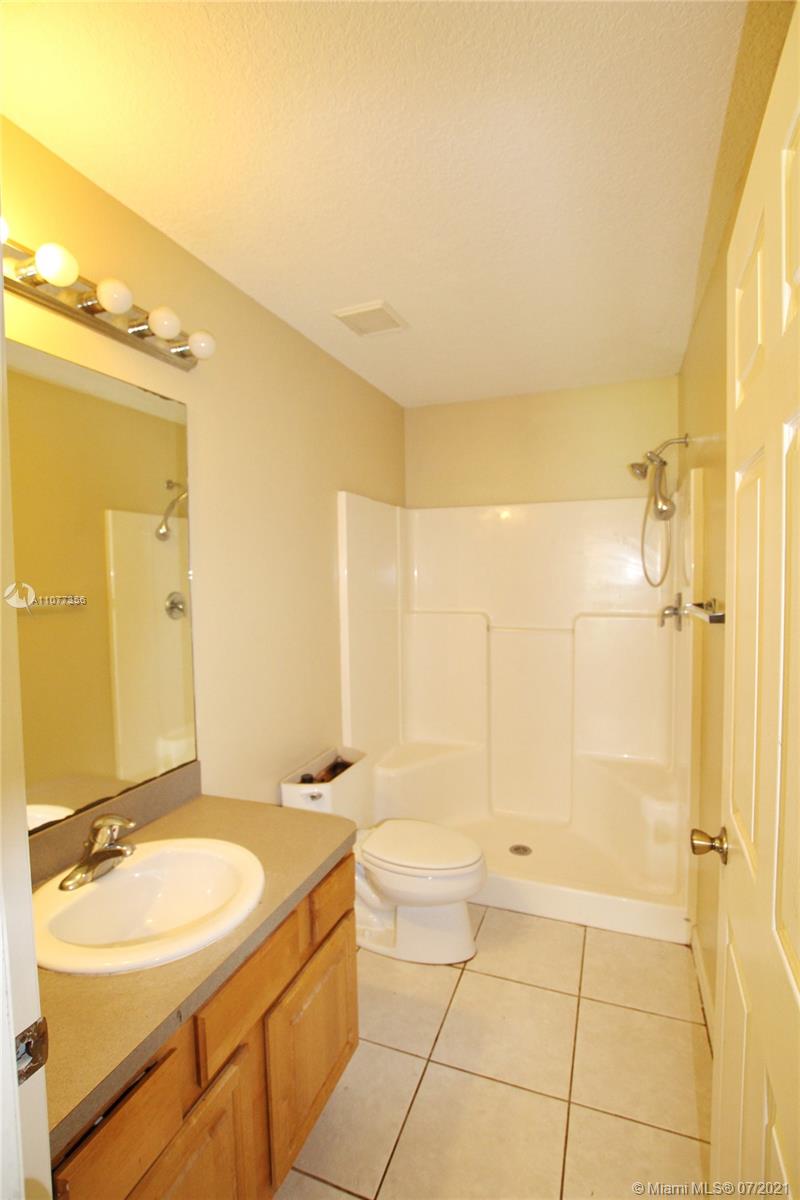 Oak Lake Villas - Residential