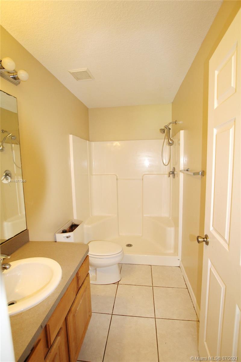 Oak Lake Villas - Residential