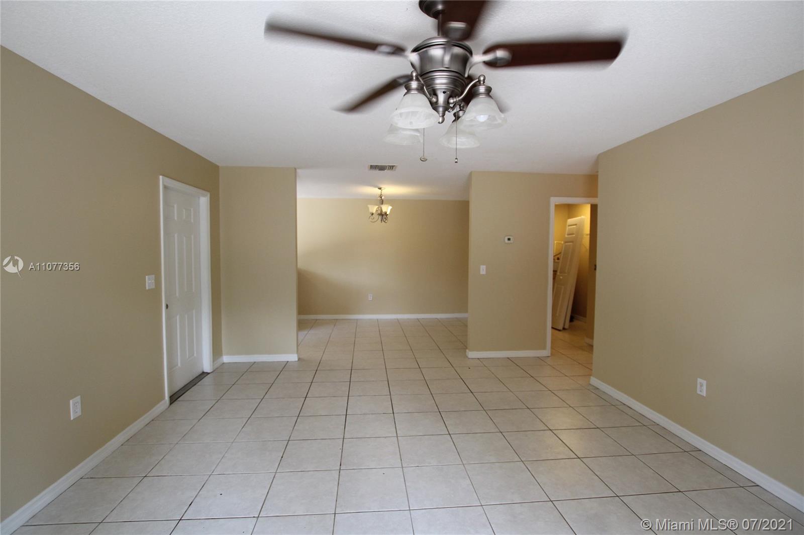 Oak Lake Villas - Residential