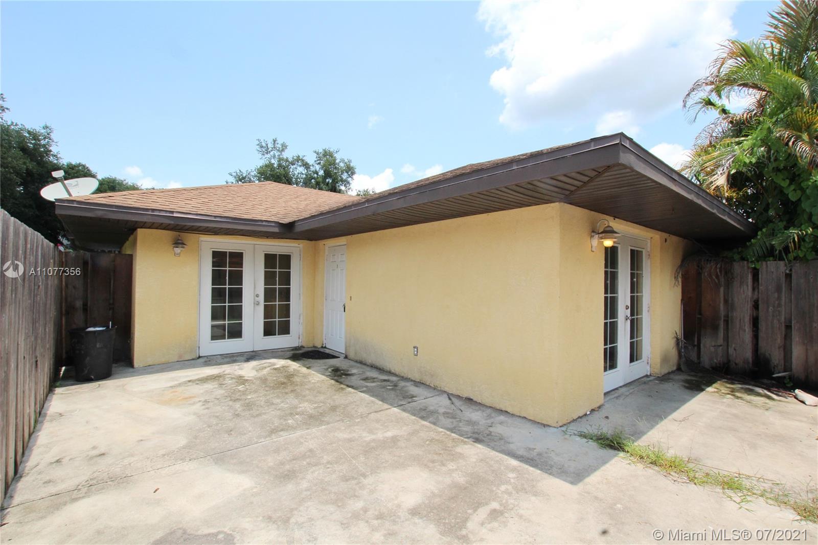 Oak Lake Villas - Residential