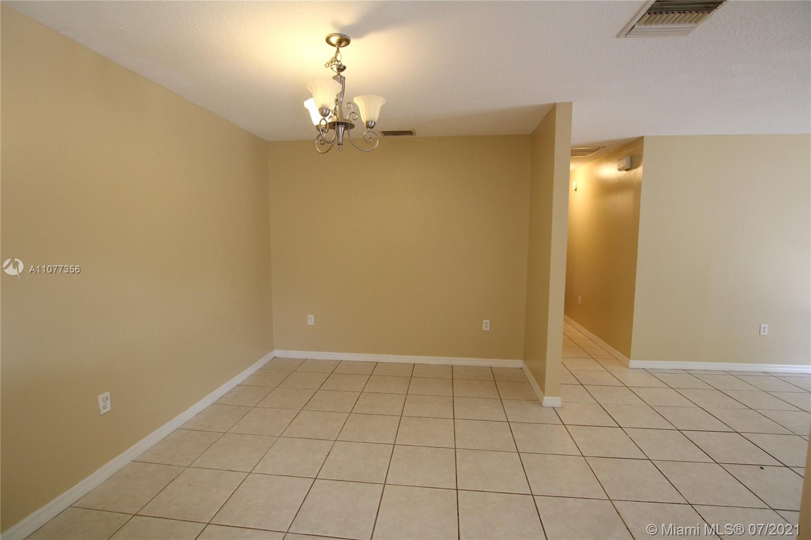 Oak Lake Villas - Residential