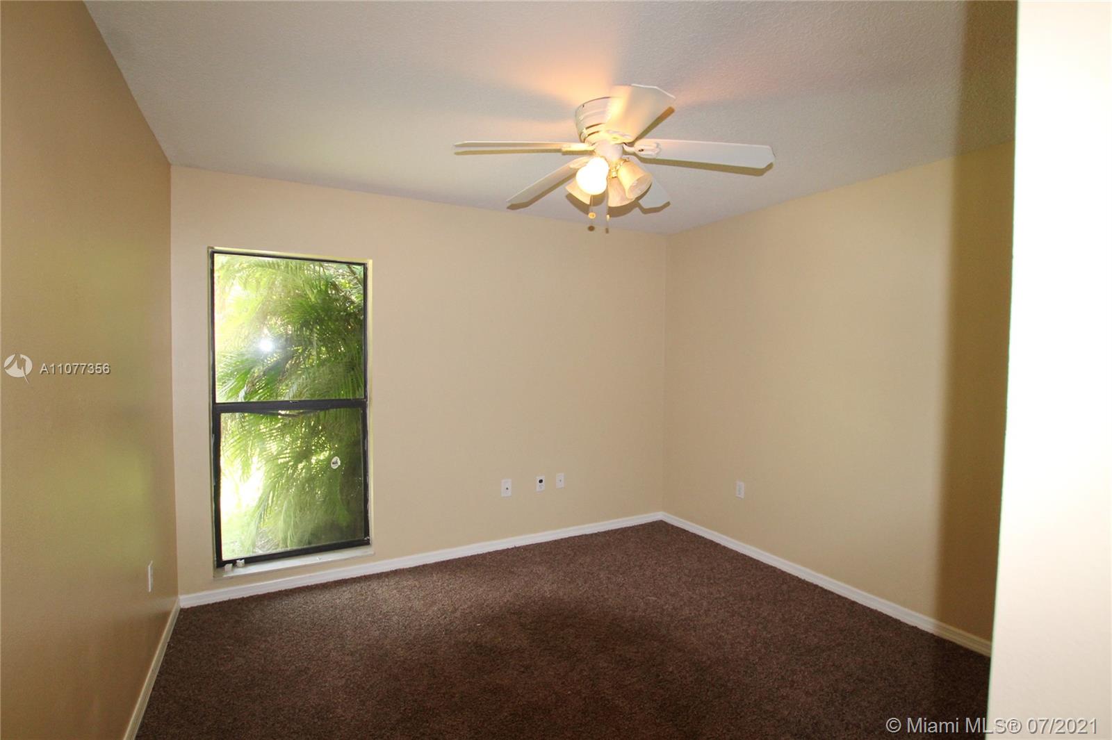 Oak Lake Villas - Residential