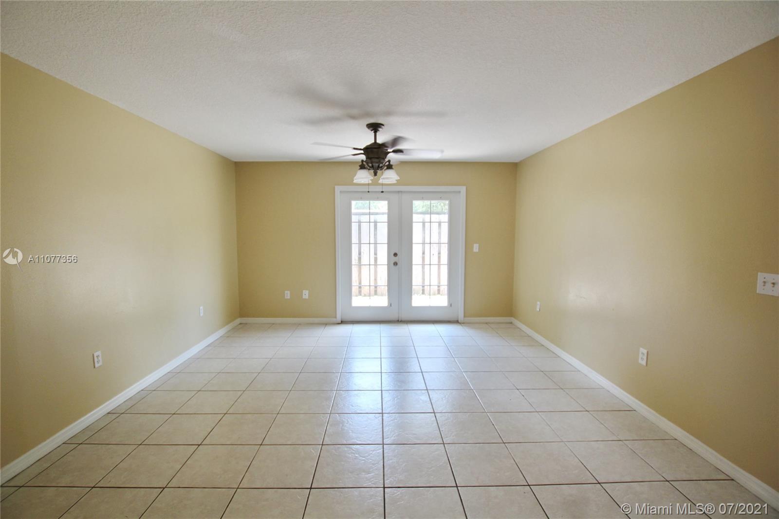 Oak Lake Villas - Residential