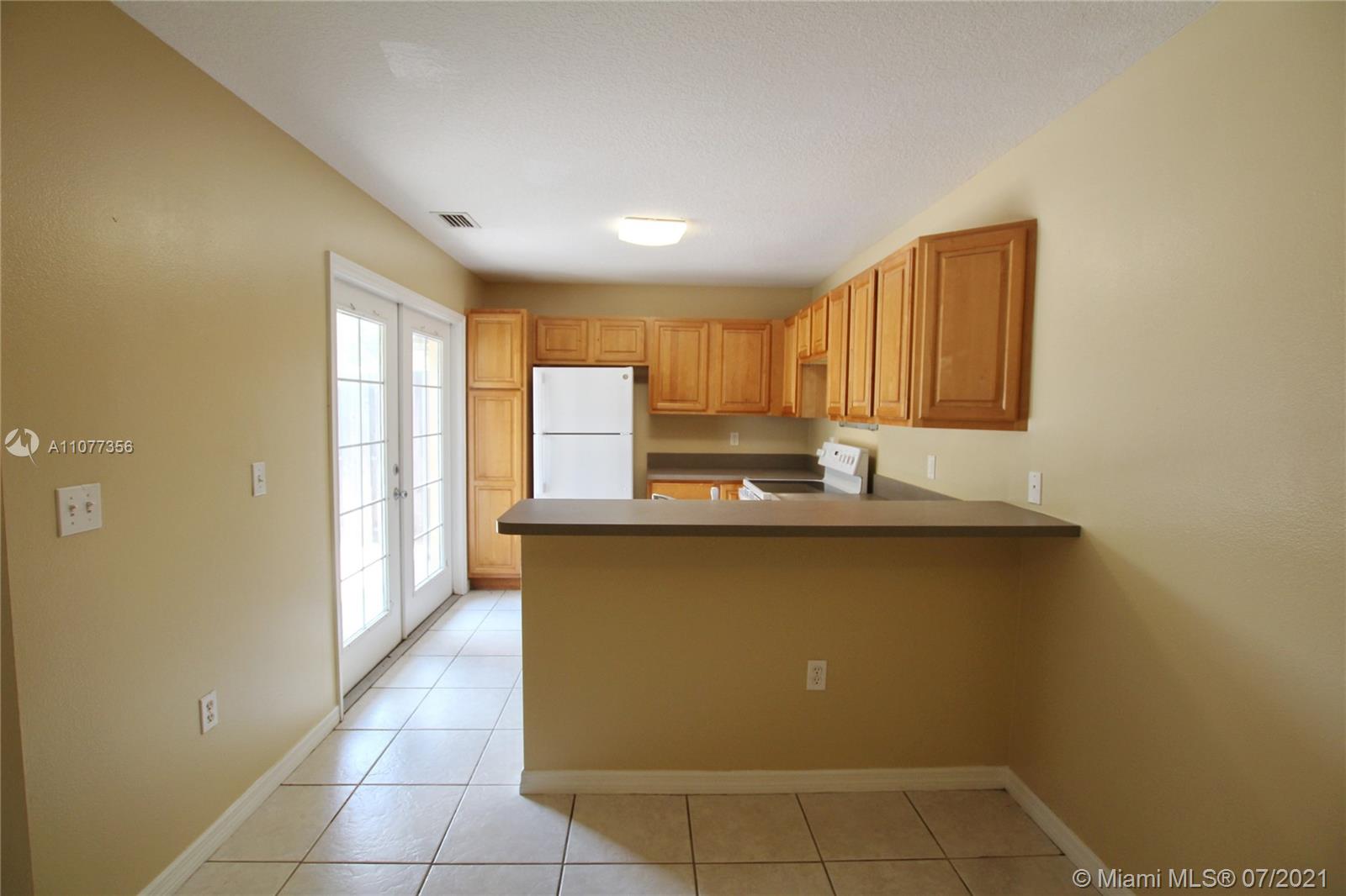 Oak Lake Villas - Residential