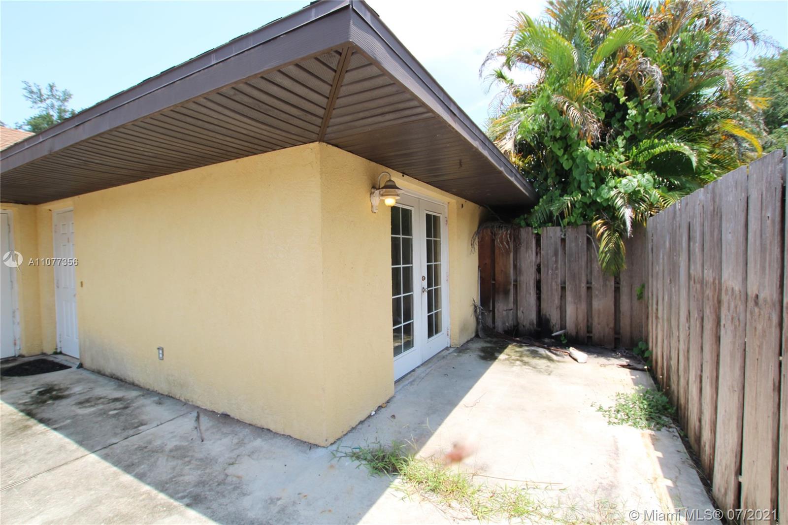 Oak Lake Villas - Residential