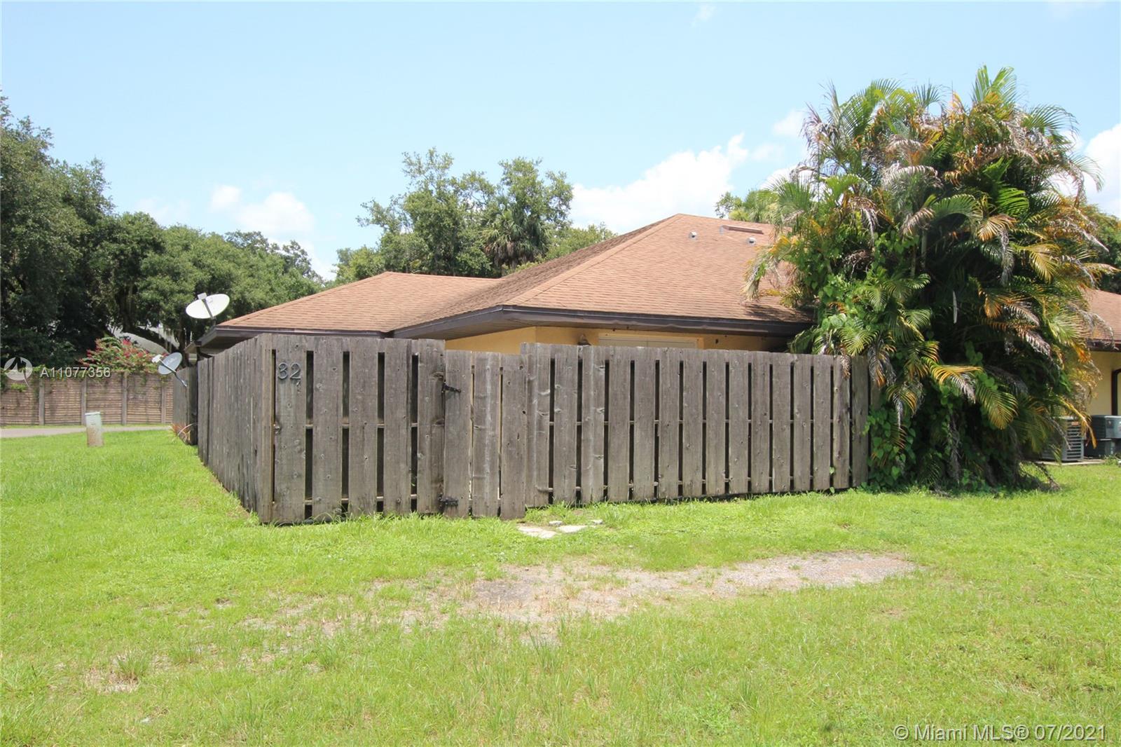 Oak Lake Villas - Residential