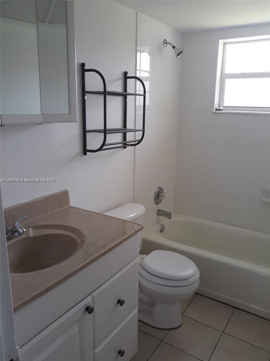 MIRROR LAKE ESTATES SEC S - Residential Lease