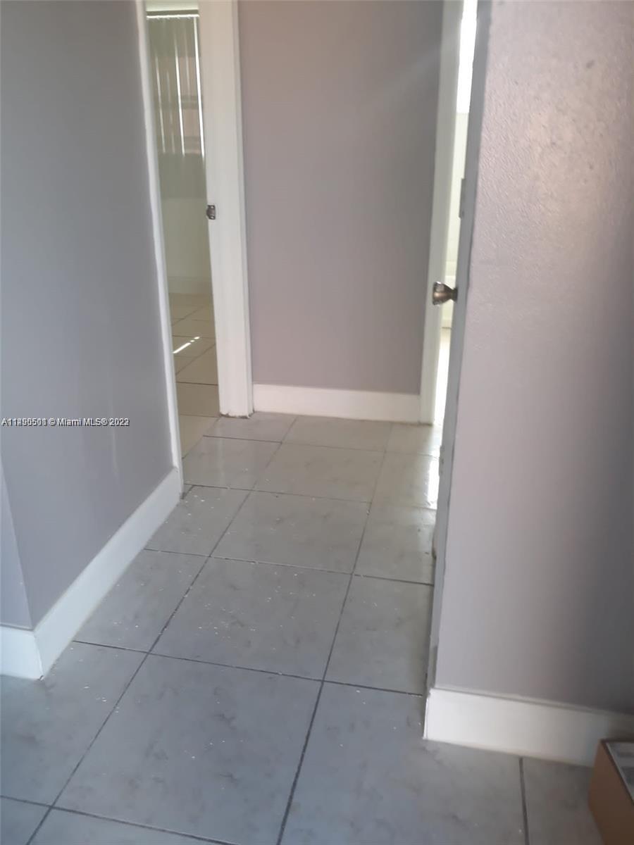 MIRROR LAKE ESTATES SEC S - Residential Lease