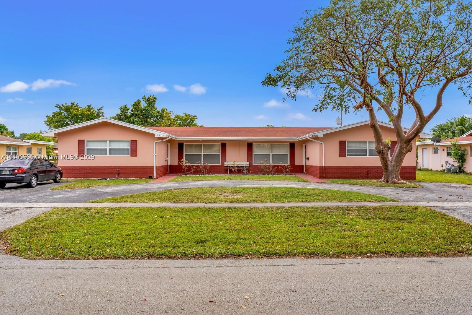 Great opportunity to rent this 3/2 plus a den/ office space. Washer and dryer inside the unit. Nice back yard for and a lot of parking spaces. Schools are working distance for elementary, middle and high school. Send offer package with rental application, credit & income verification along with background check reports for rent.