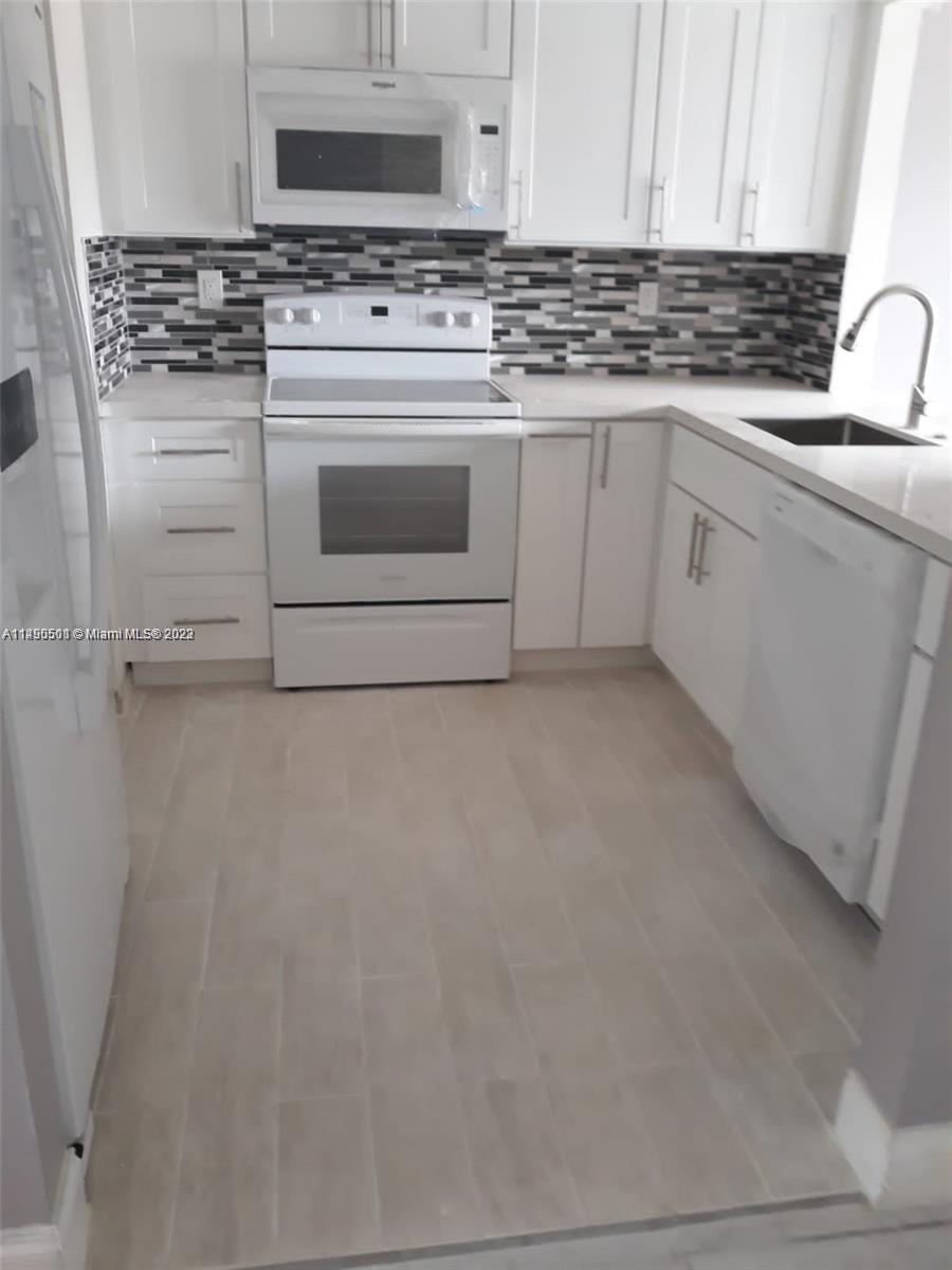 MIRROR LAKE ESTATES SEC S - Residential Lease
