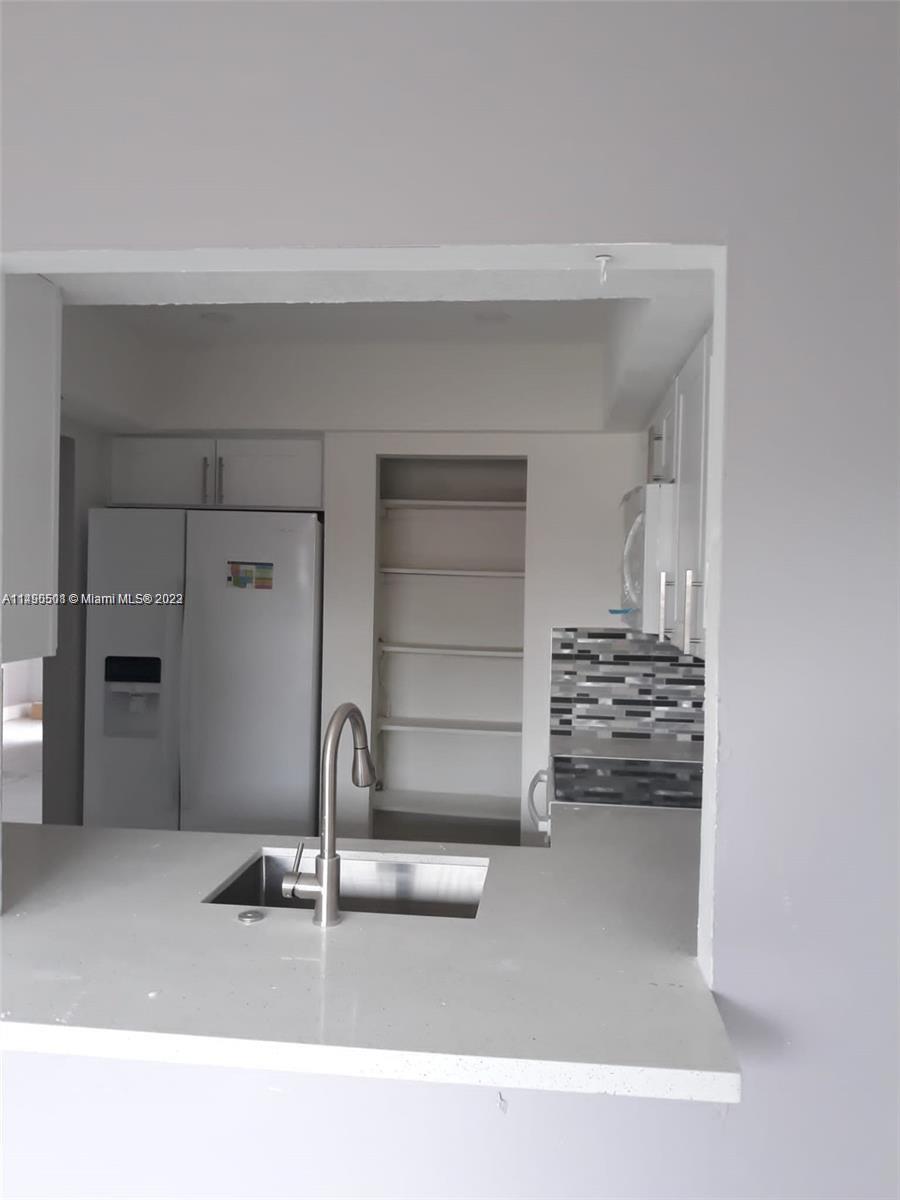 MIRROR LAKE ESTATES SEC S - Residential Lease