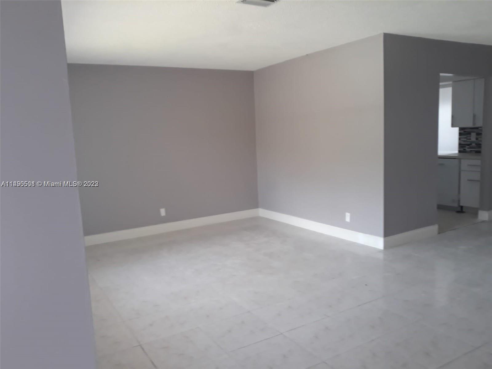 MIRROR LAKE ESTATES SEC S - Residential Lease