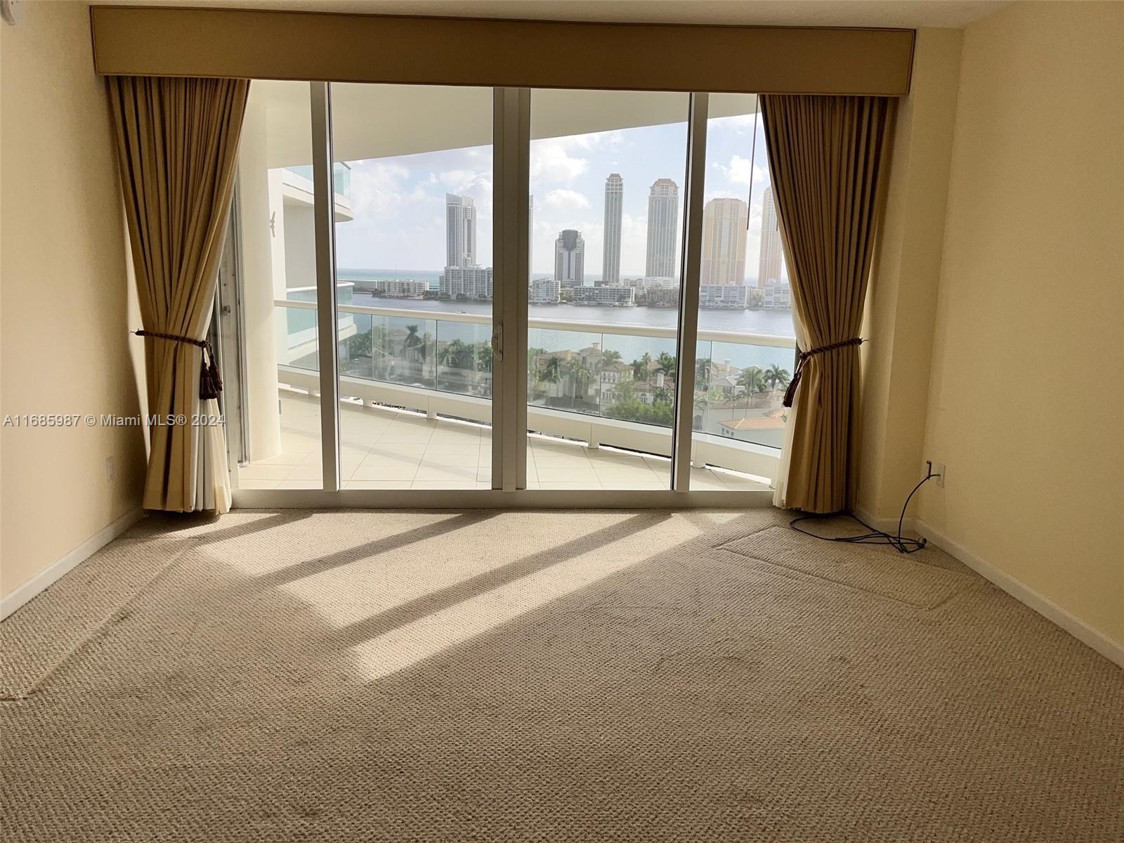 7000 ISL BLVD WILLIAMS IS - Residential