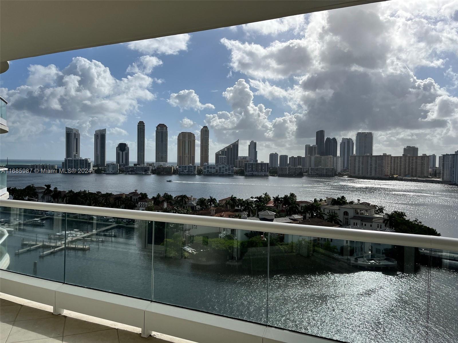 7000 ISL BLVD WILLIAMS IS - Residential