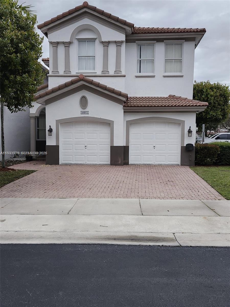 ISLANDS AT DORAL - Residential