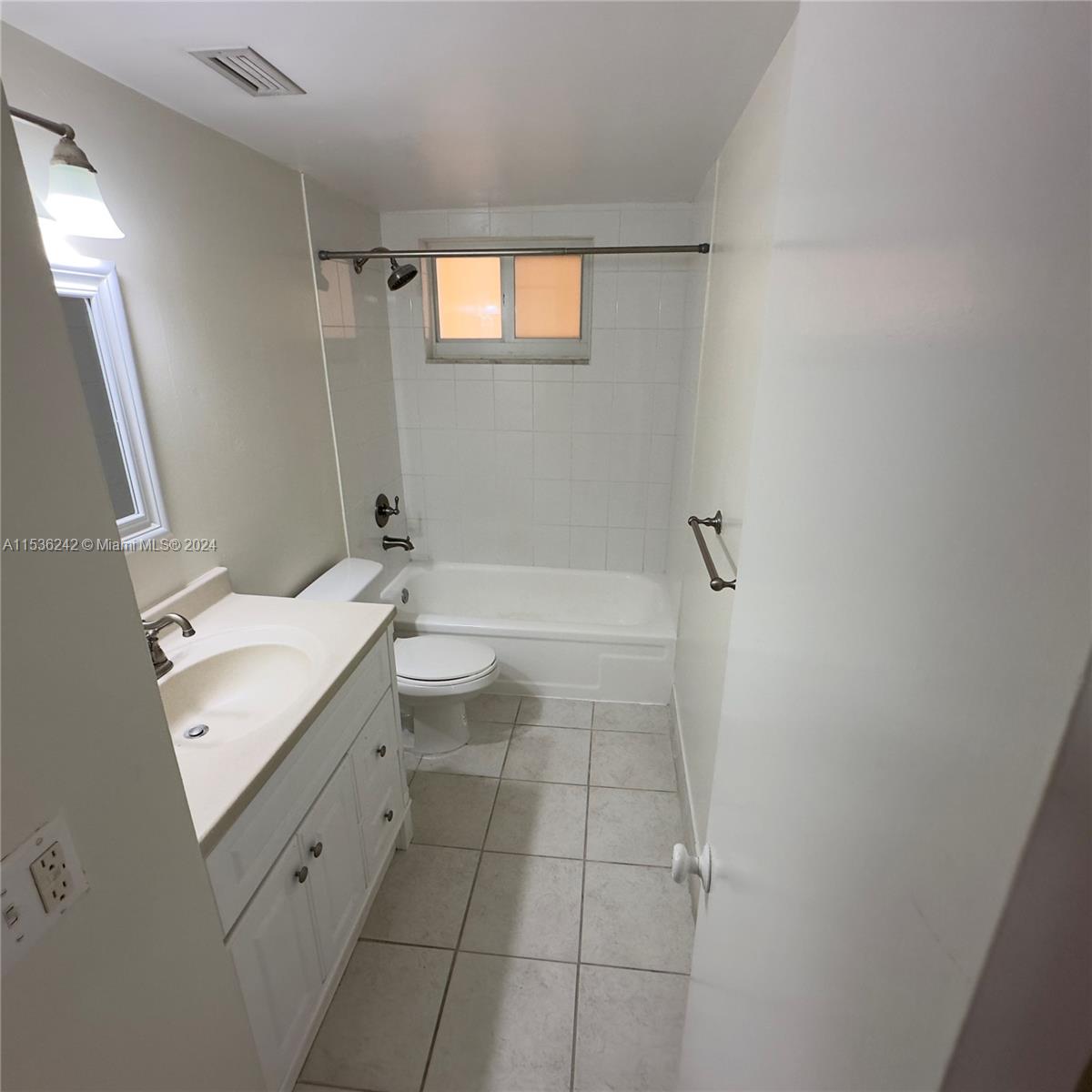 VILLAGE OF KINGS CREEK CO - Residential Lease