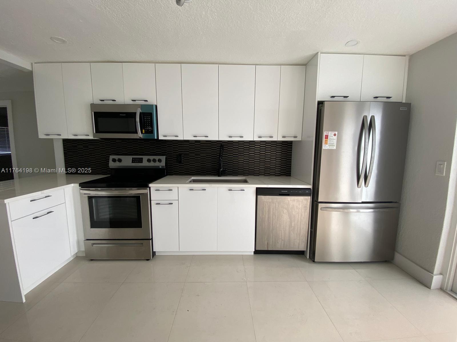PLAYLAND ISLES - Residential