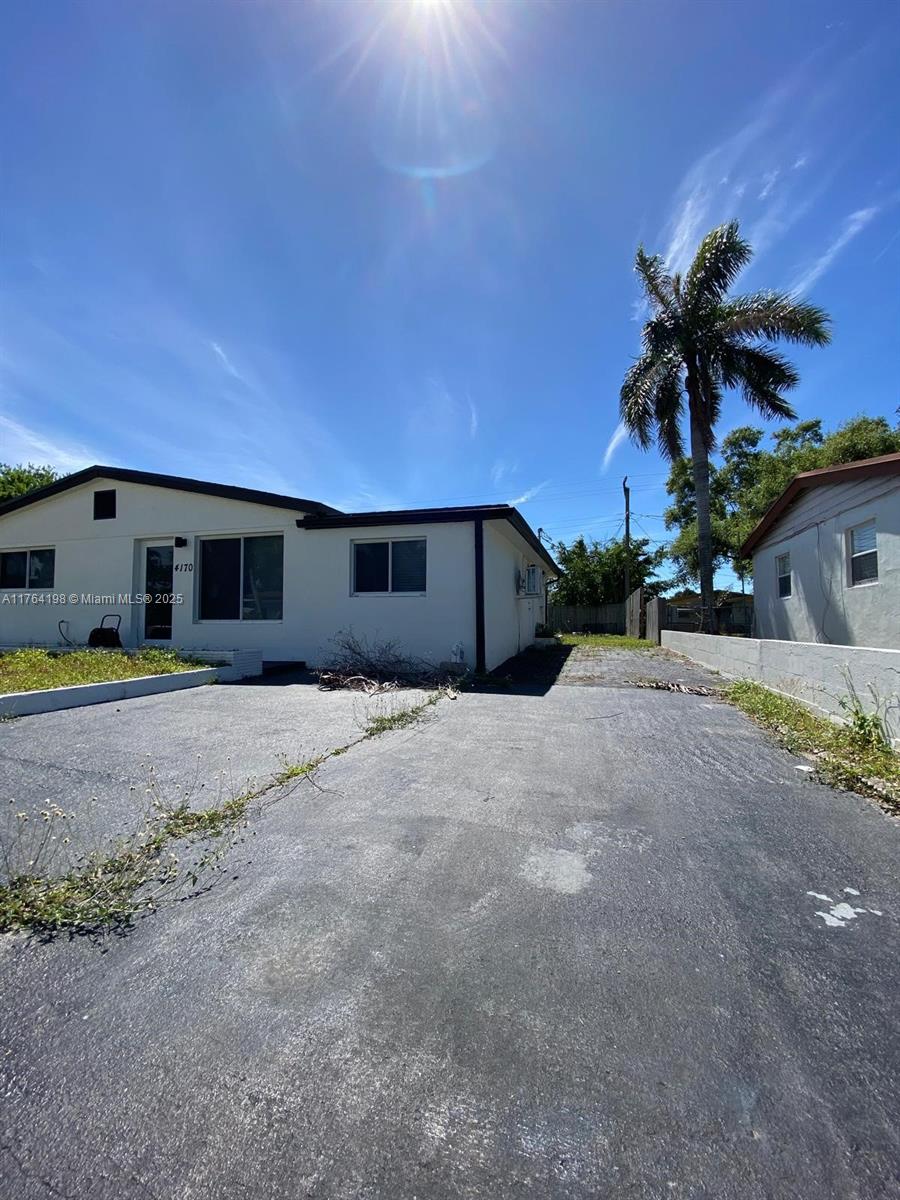 PLAYLAND ISLES - Residential
