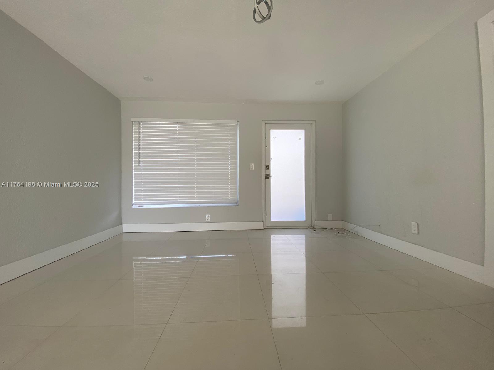 PLAYLAND ISLES - Residential
