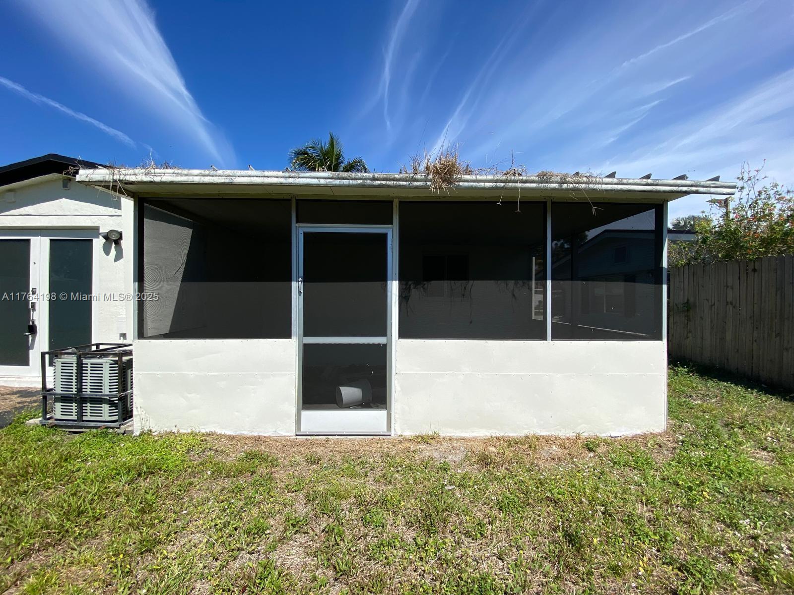 PLAYLAND ISLES - Residential
