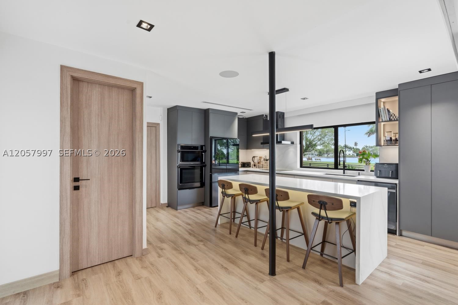 HOLLYWOOD LAKES SECTION - Residential