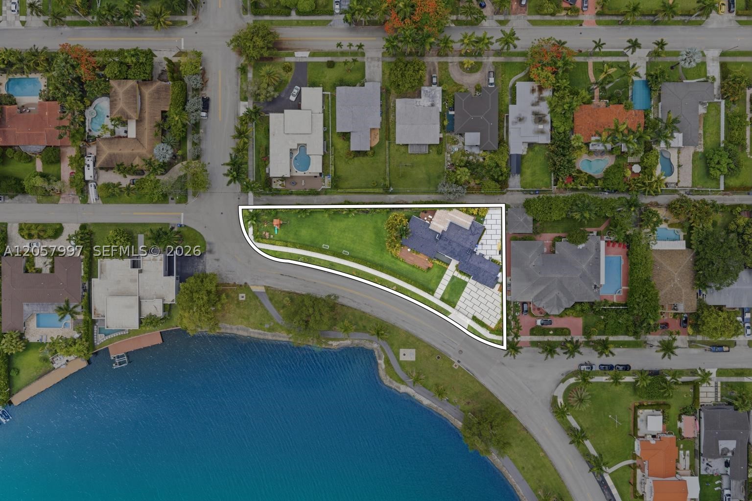 HOLLYWOOD LAKES SECTION - Residential