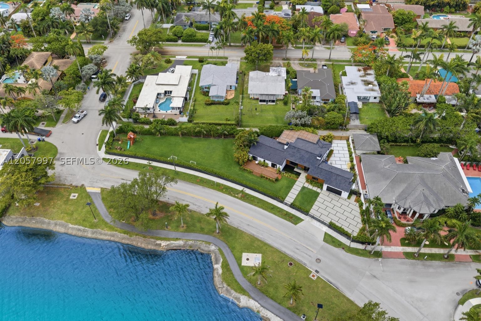 HOLLYWOOD LAKES SECTION - Residential