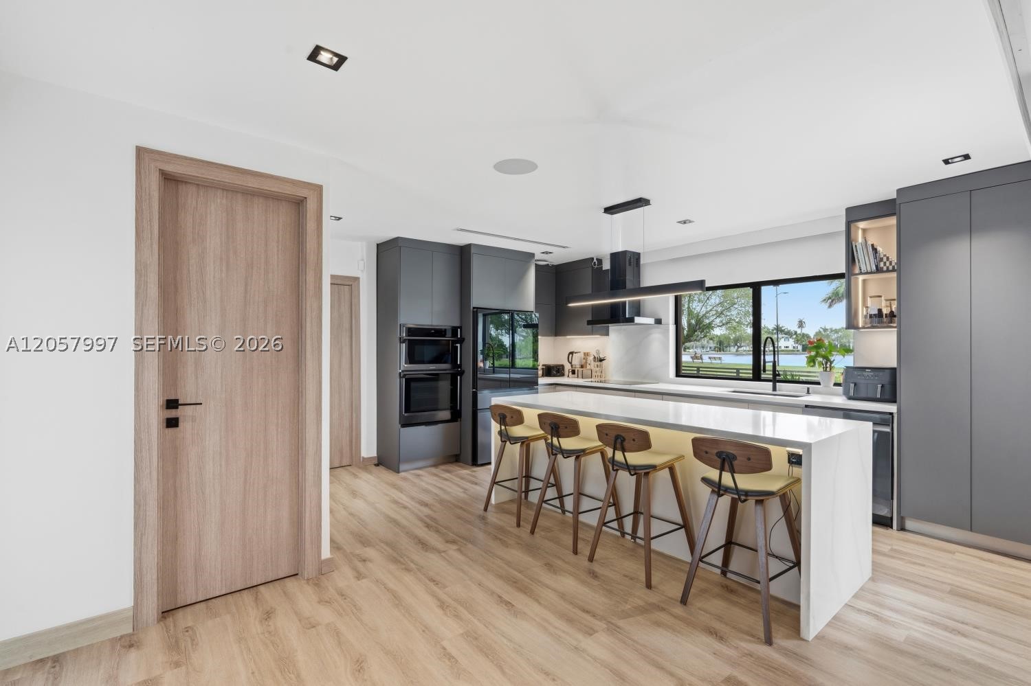 HOLLYWOOD LAKES SECTION - Residential