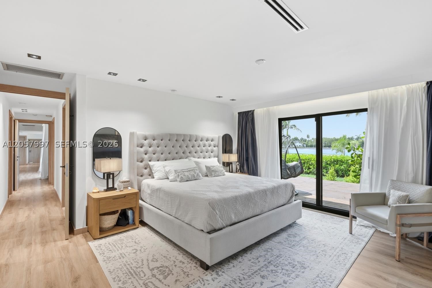 HOLLYWOOD LAKES SECTION - Residential