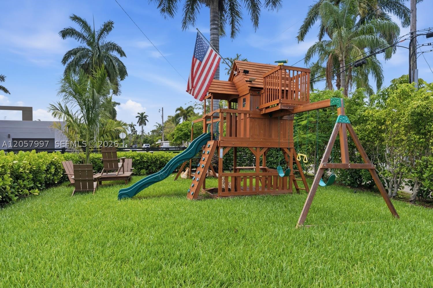HOLLYWOOD LAKES SECTION - Residential