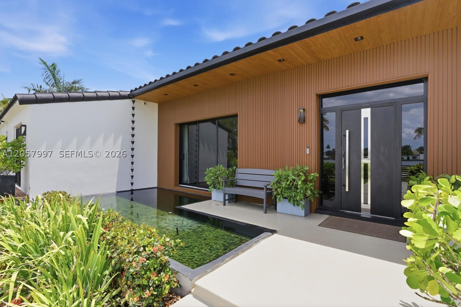 HOLLYWOOD LAKES SECTION - Residential