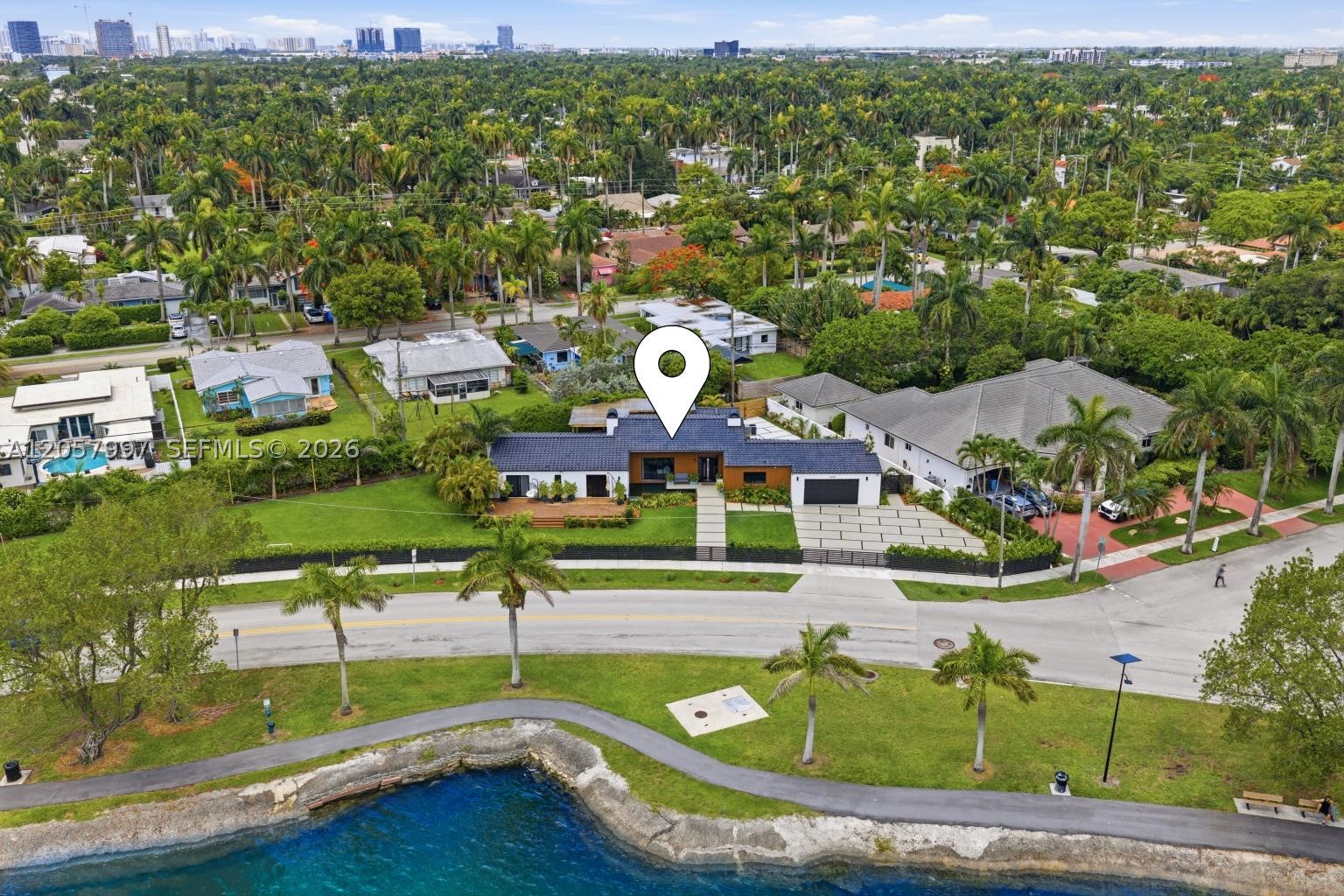 HOLLYWOOD LAKES SECTION - Residential