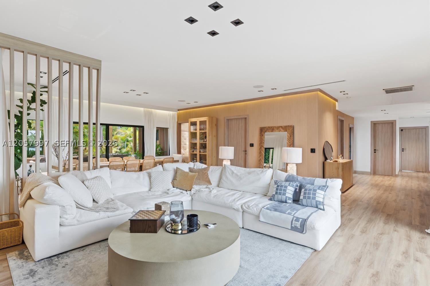 HOLLYWOOD LAKES SECTION - Residential