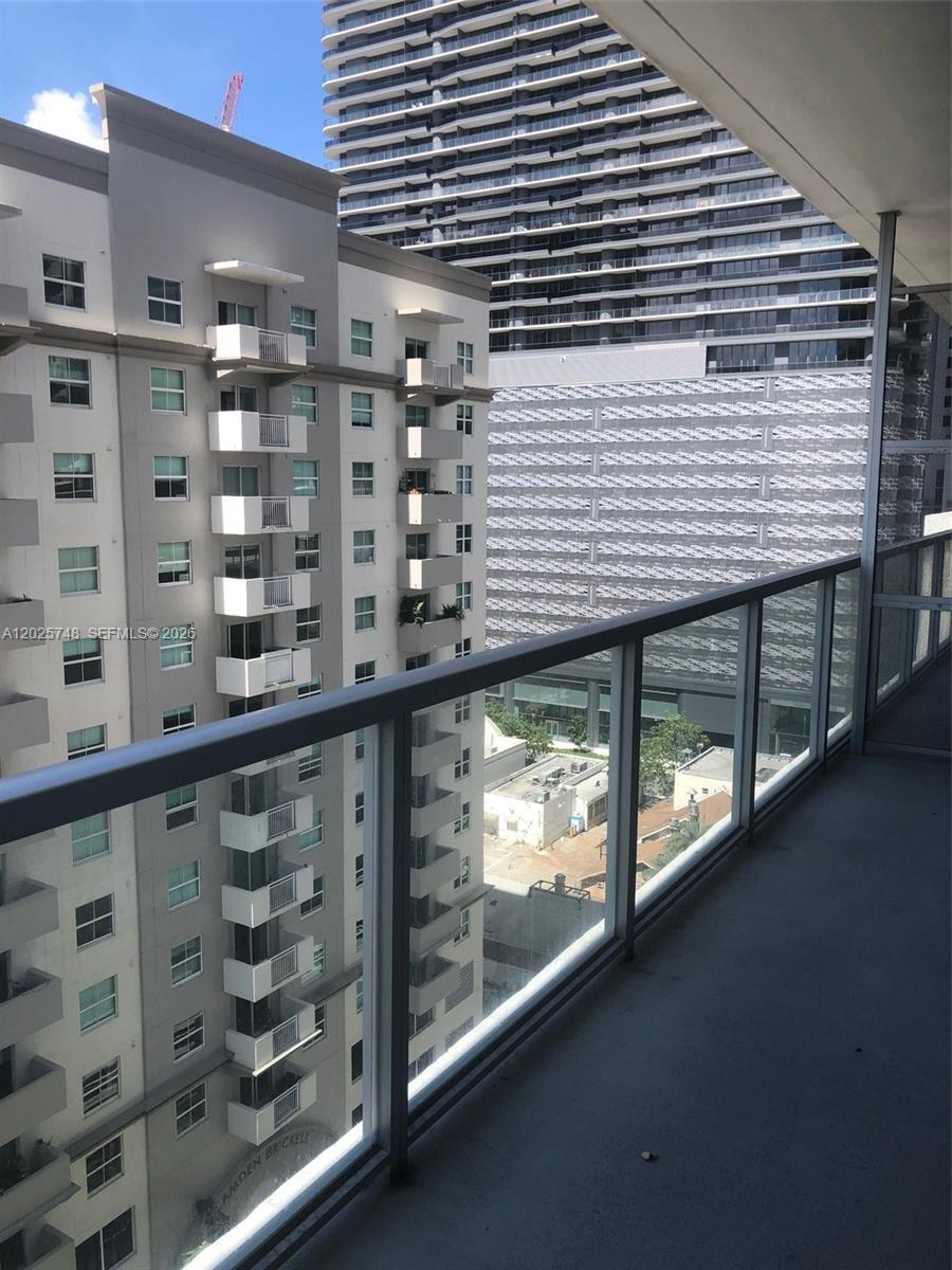 THE AXIS ON BRICKELL II C - Residential Lease