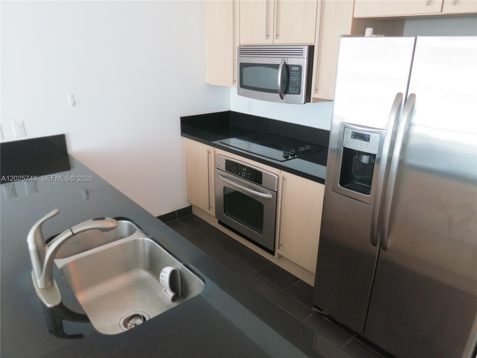 THE AXIS ON BRICKELL II C - Residential Lease