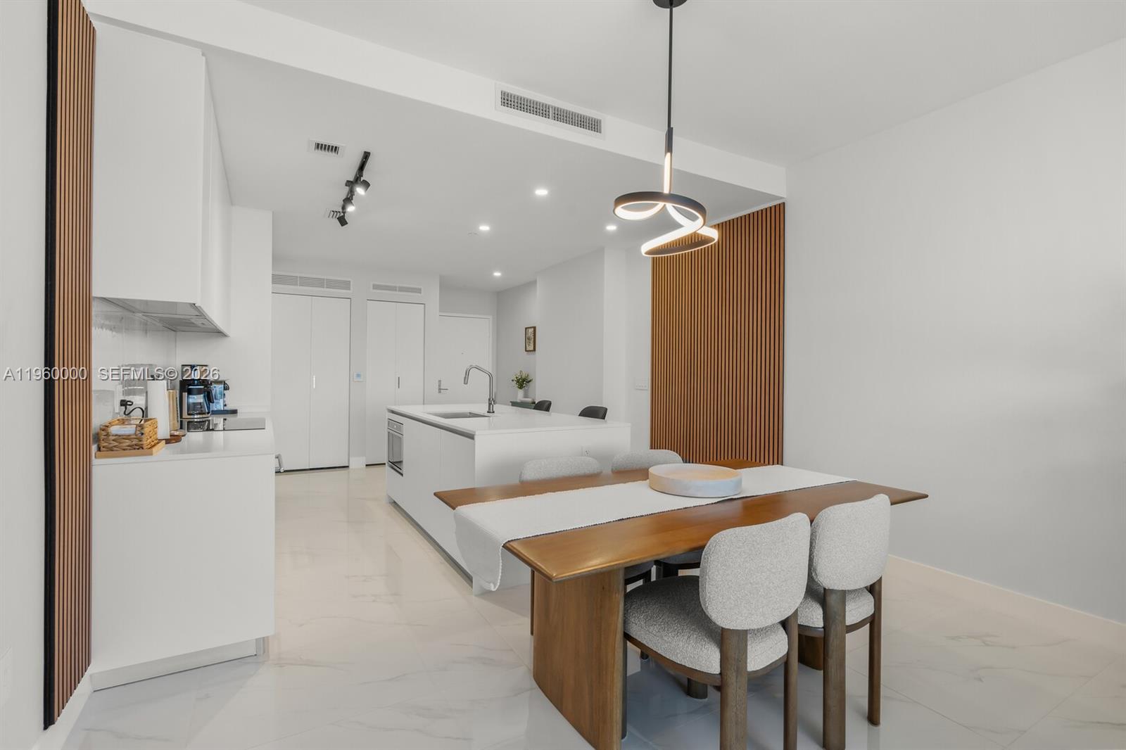 ARIA RESERVE - Residential Lease