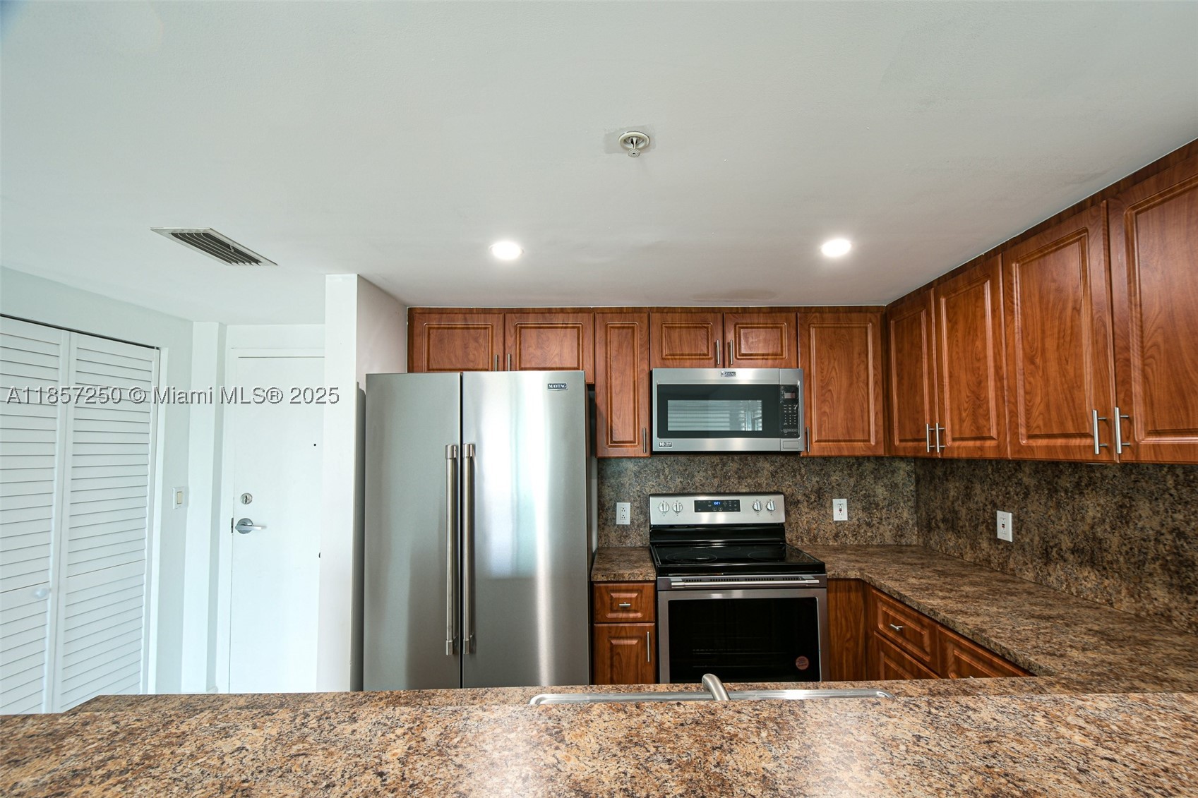 VILLAGGIO IN THE GROVE TO - Residential