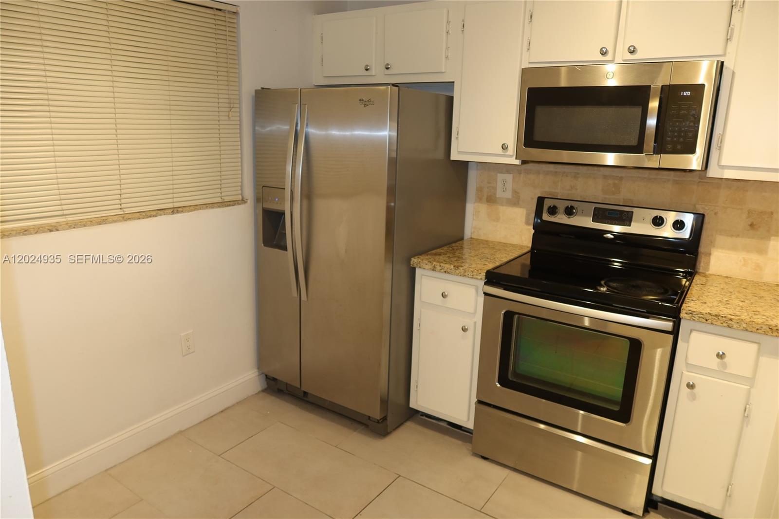 Beautiful corner-unit condo located in the heart of Kendall! This spacious 2-bedroom, 2-bath residence features an ideal split floor plan with abundant natural light throughout. Enjoy the convenience of in-unit laundry, a screened patio/balcony perfect for relaxing or entertaining, and peaceful garden views that create a private and tranquil atmosphere. The patio also offers direct access to the outdoor green areas, adding to the home's charm and functionality.
Situated in a well-maintained community in a highly desirable neighborhood, this property is just minutes from top-rated schools, shopping centers, restaurants, parks, and major highways. Residents will love the quiet surroundings, lush landscaping, and convenient Kendall lifestyle. Perfect for both homeowners and investors alike!