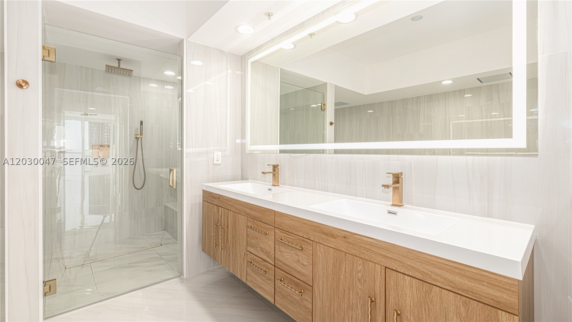 LAS OLAS RIVER HOUSE COND - Residential Lease