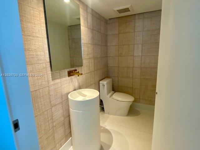 APOGEE BEACH CONDOMINIUM - Residential